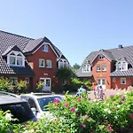 Alma & Eva, Whg 8