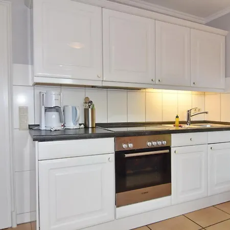 Alma &amp Eva, Whg 8