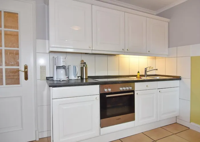 Alma &amp Eva, Whg 8